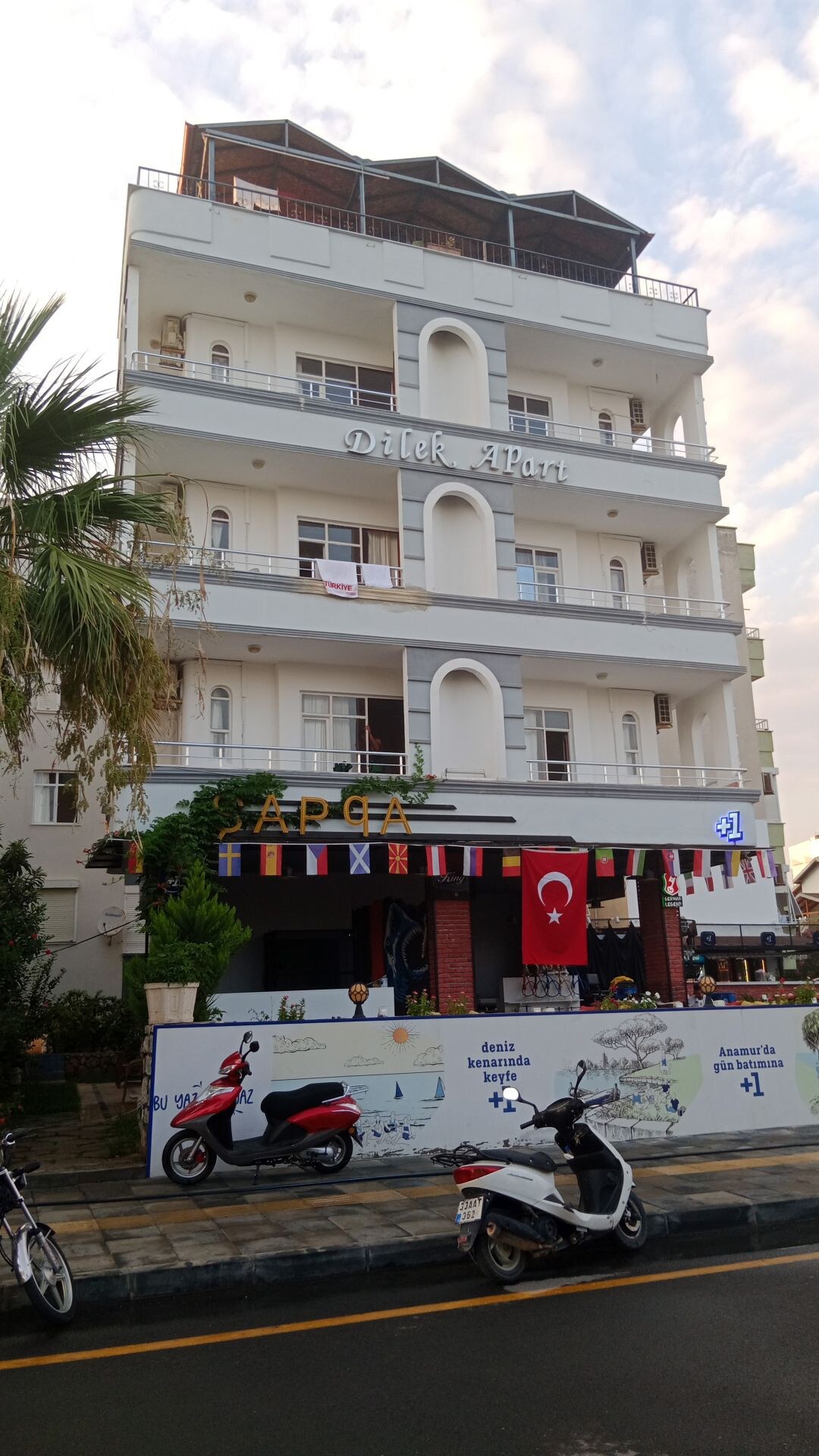 Anamur Sahilinde Denize Sıfır Apart Daireler