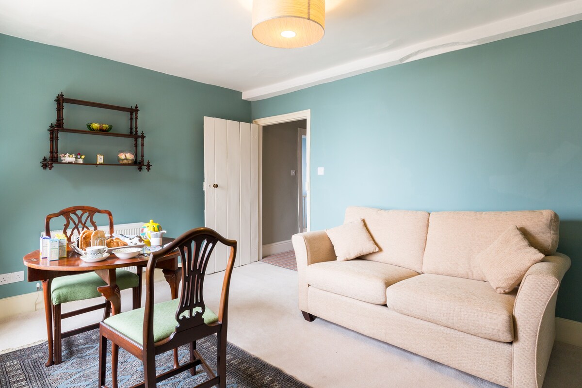 Beautiful twin en-suite room in a farmhouse.