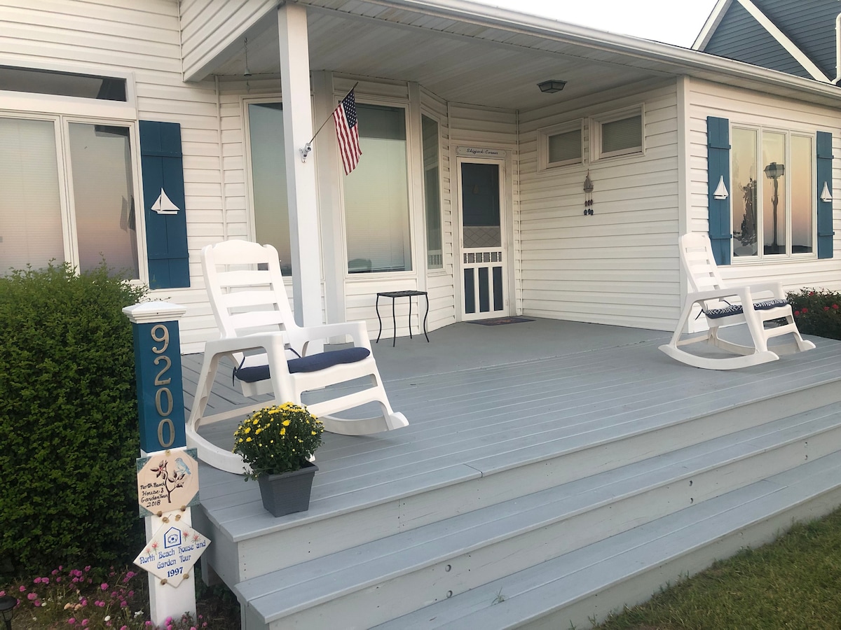 Cheerful Two Bedroom Home on the Chesapeake Bay!