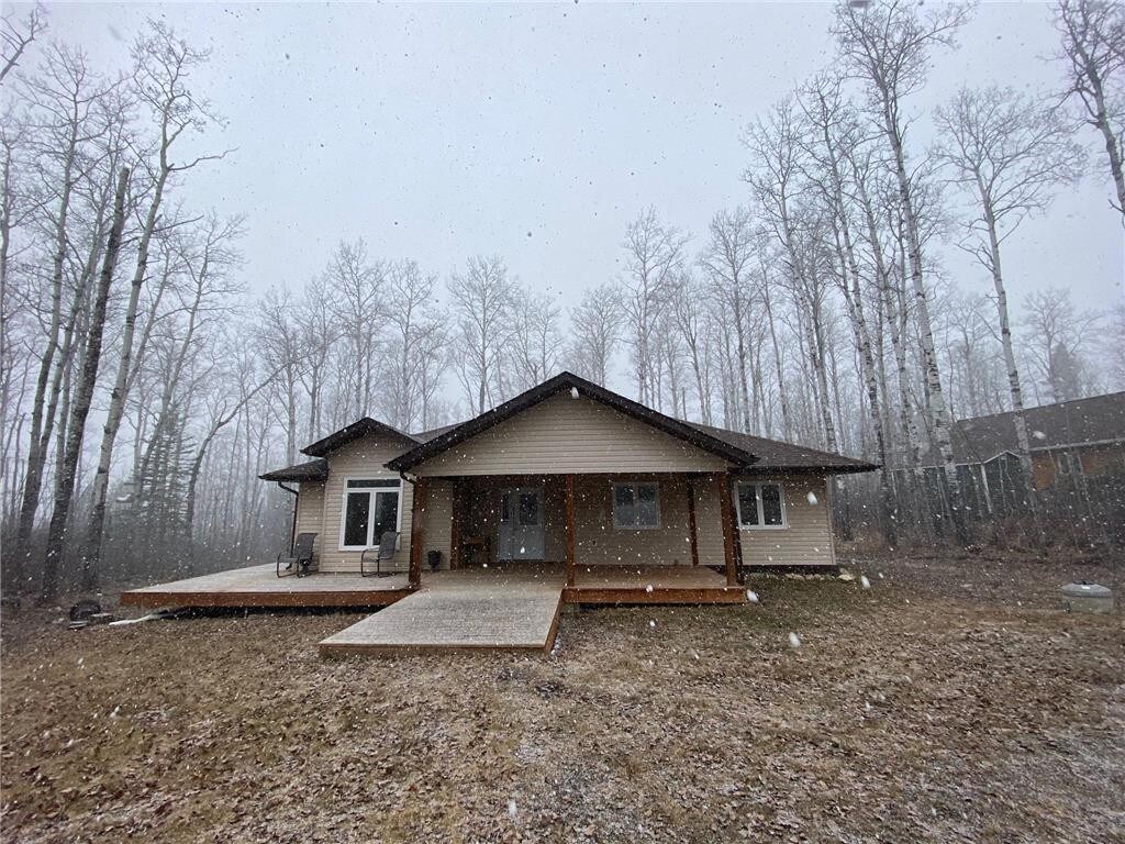 Mama Bear Cabin - Clear Lake MB