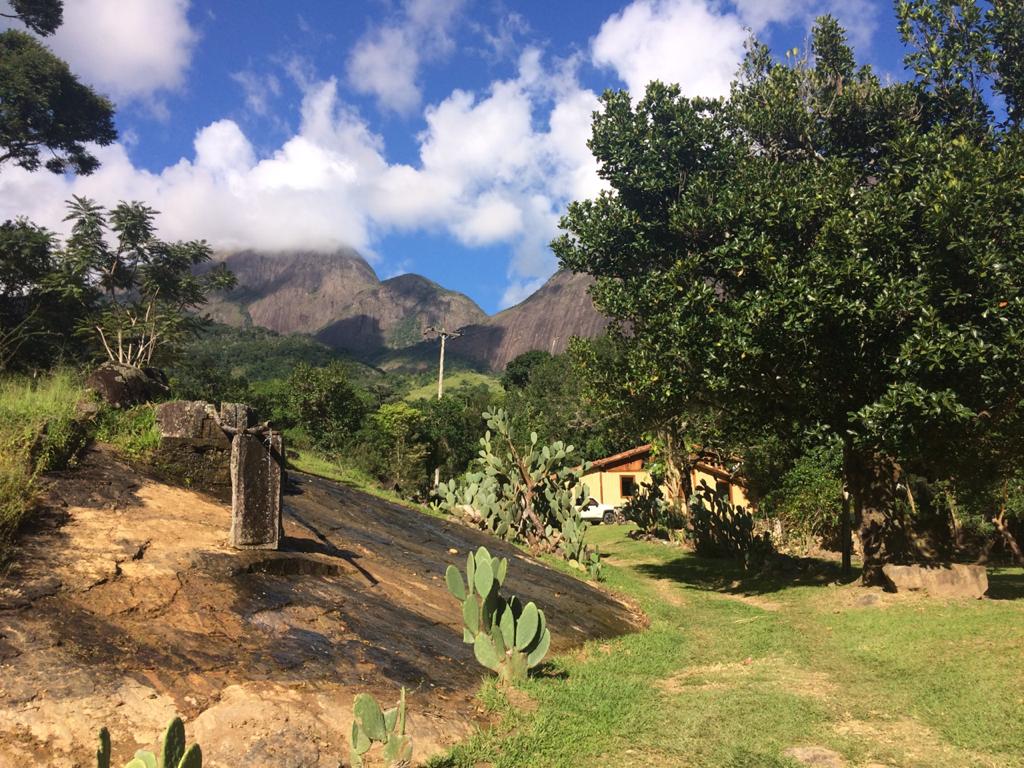 Sítio com piscinas naturais em Sta. M. Madalena.