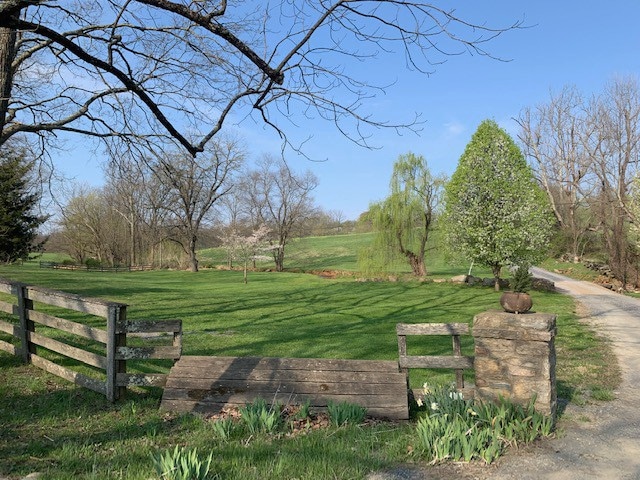 Hunt Country Cottage