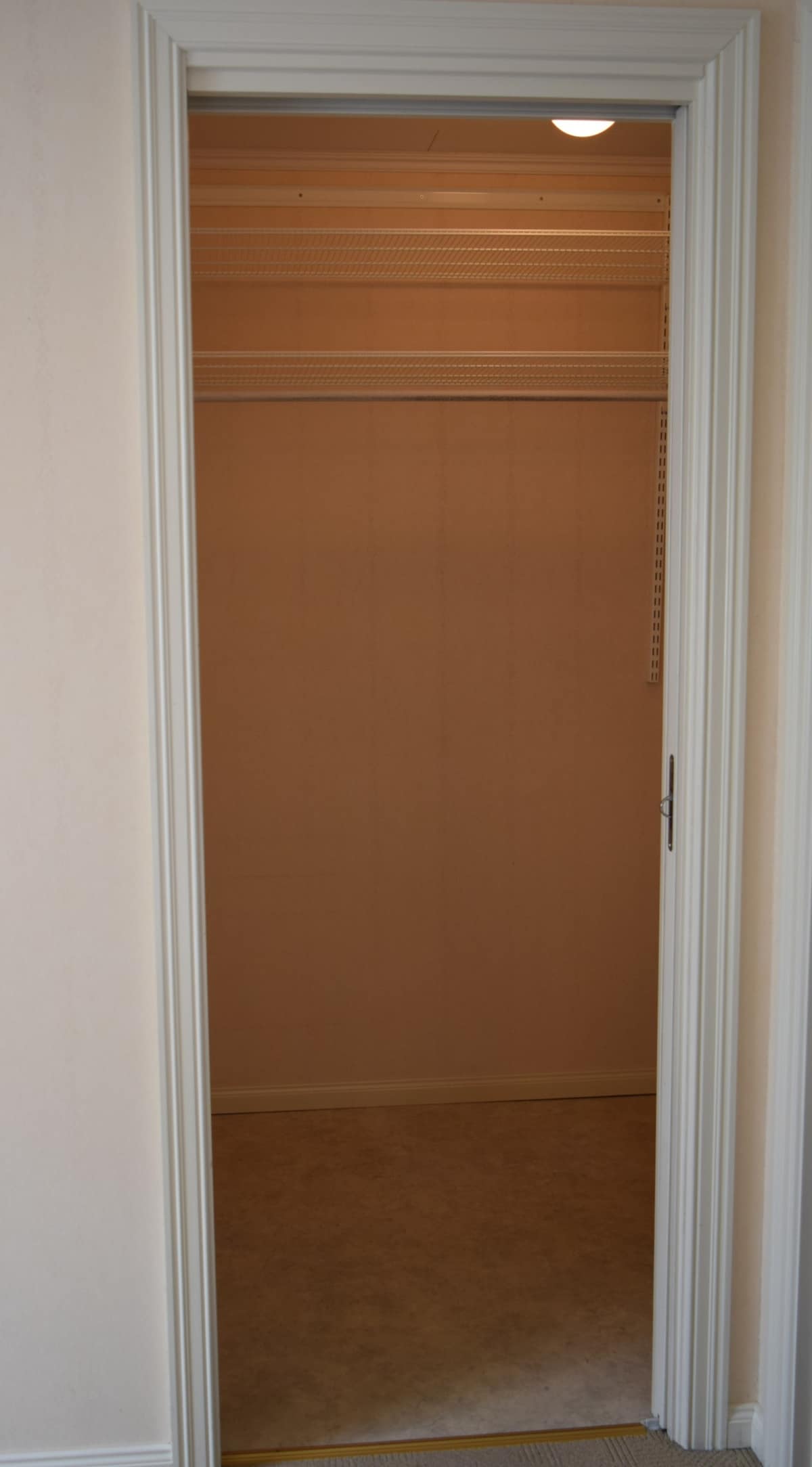 Grimstad市中心配备独立卫生间的舒适房间