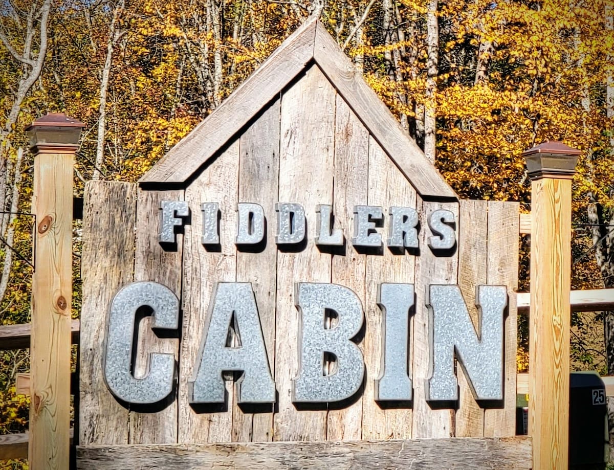 Fiddlers Cabin
Galax-New River Trail-
30 Acre Farm