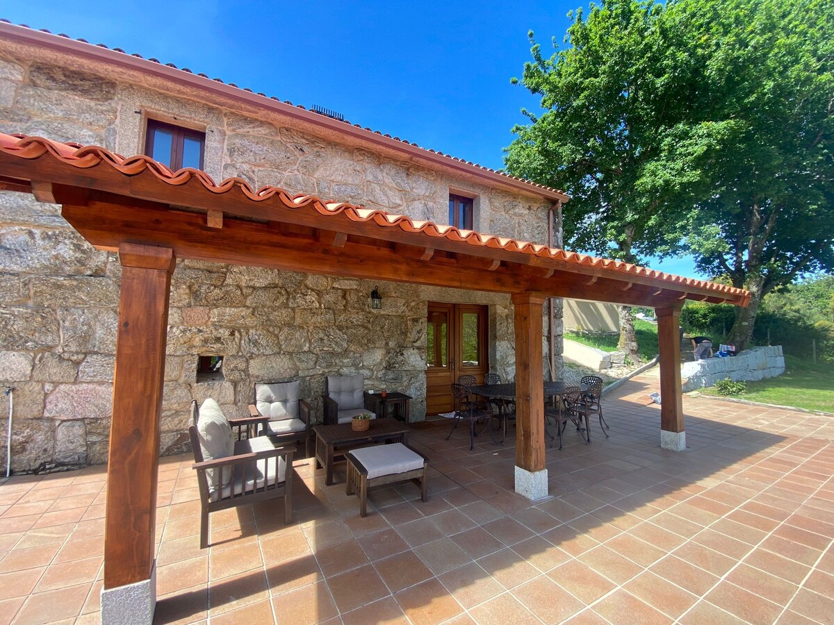 Casa de piedra en espacio natural único