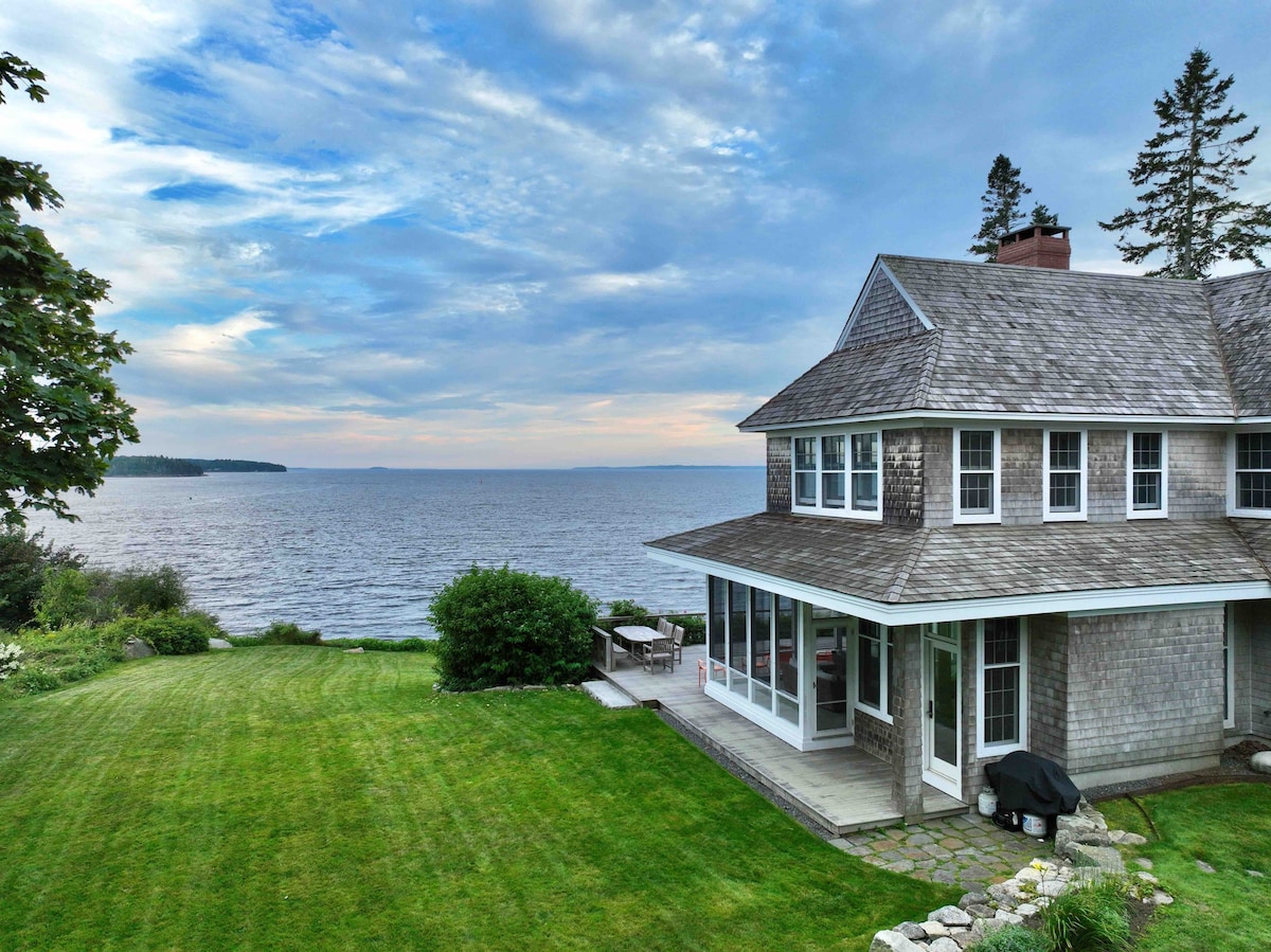 House by the sea, Castine