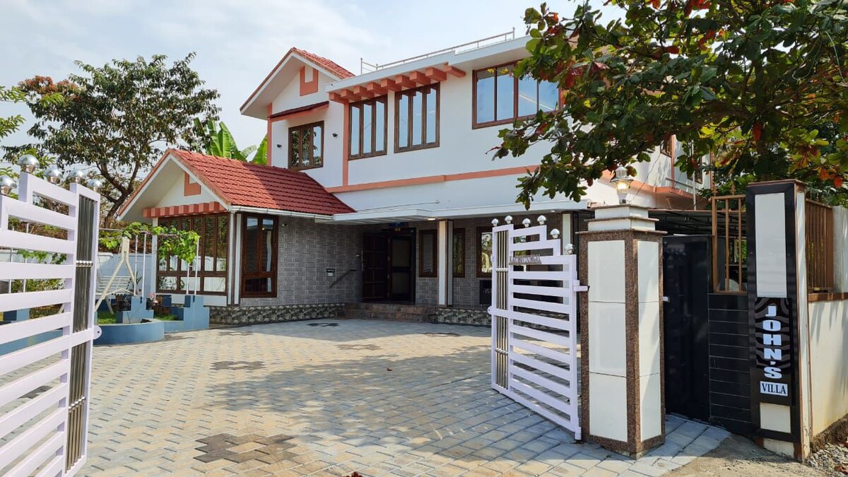 John's Villa - A Cozy Weekend Home at Iritty