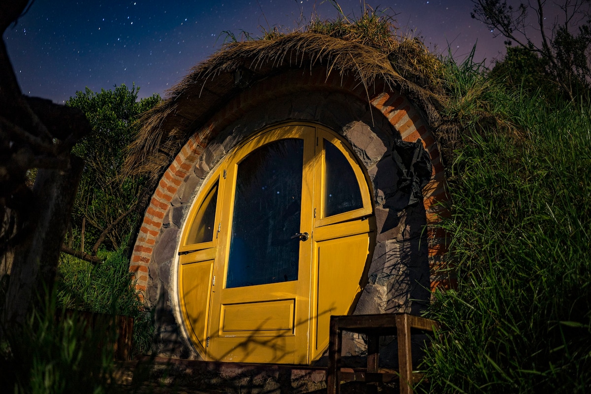 Casa Hobbit en The Secret Garden Cotopaxi