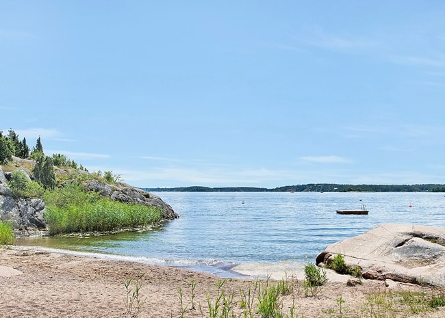 Cosy little house by the sea close to Stockholm