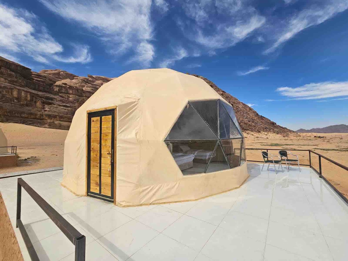Luxury bubble tent