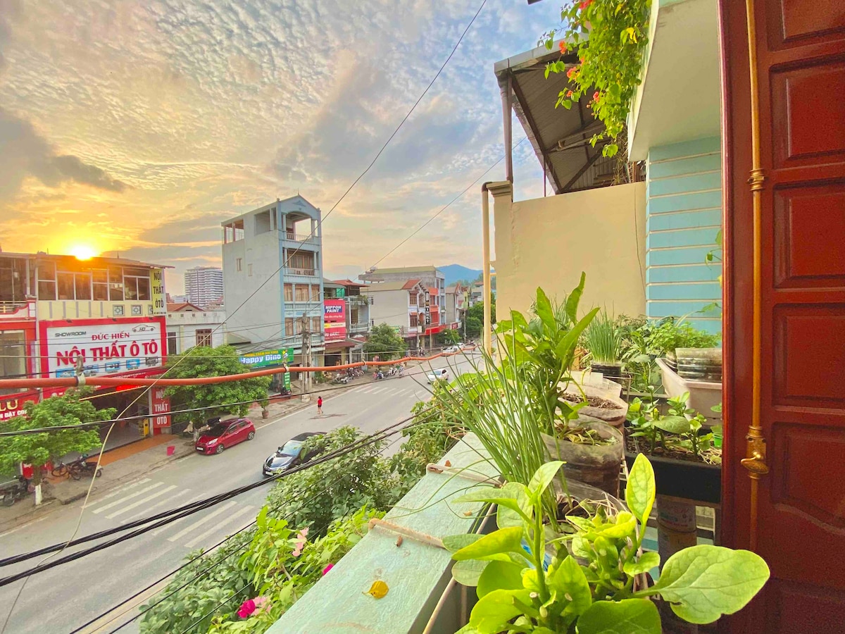 Lovely Room with Sunset Balcony/Hot tub