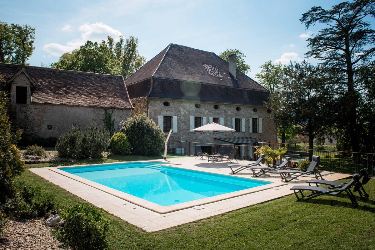 Gite-Castle-La Riviere -温水泳池