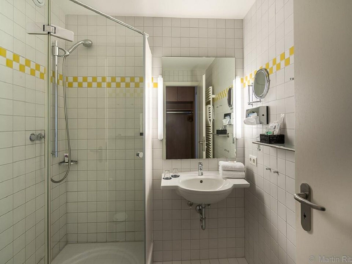 Klostergasthof Roggenburg （罗根堡） ，双人房，带淋浴间和马桶