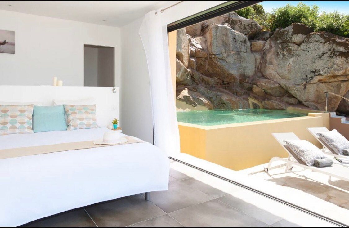 可爱的海景别墅，带私人加热泳池