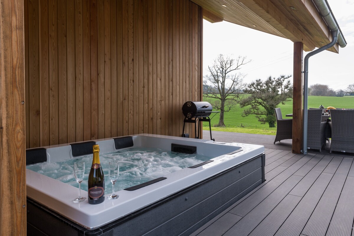 Melbury Lodge, Dorset -热水浴缸，壮丽的景色