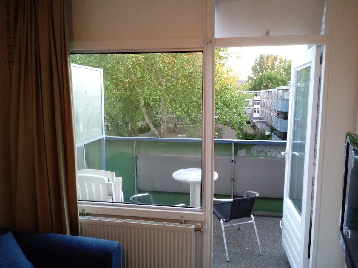 带阳台的阿姆斯特丹郊区客房（市中心18分钟）