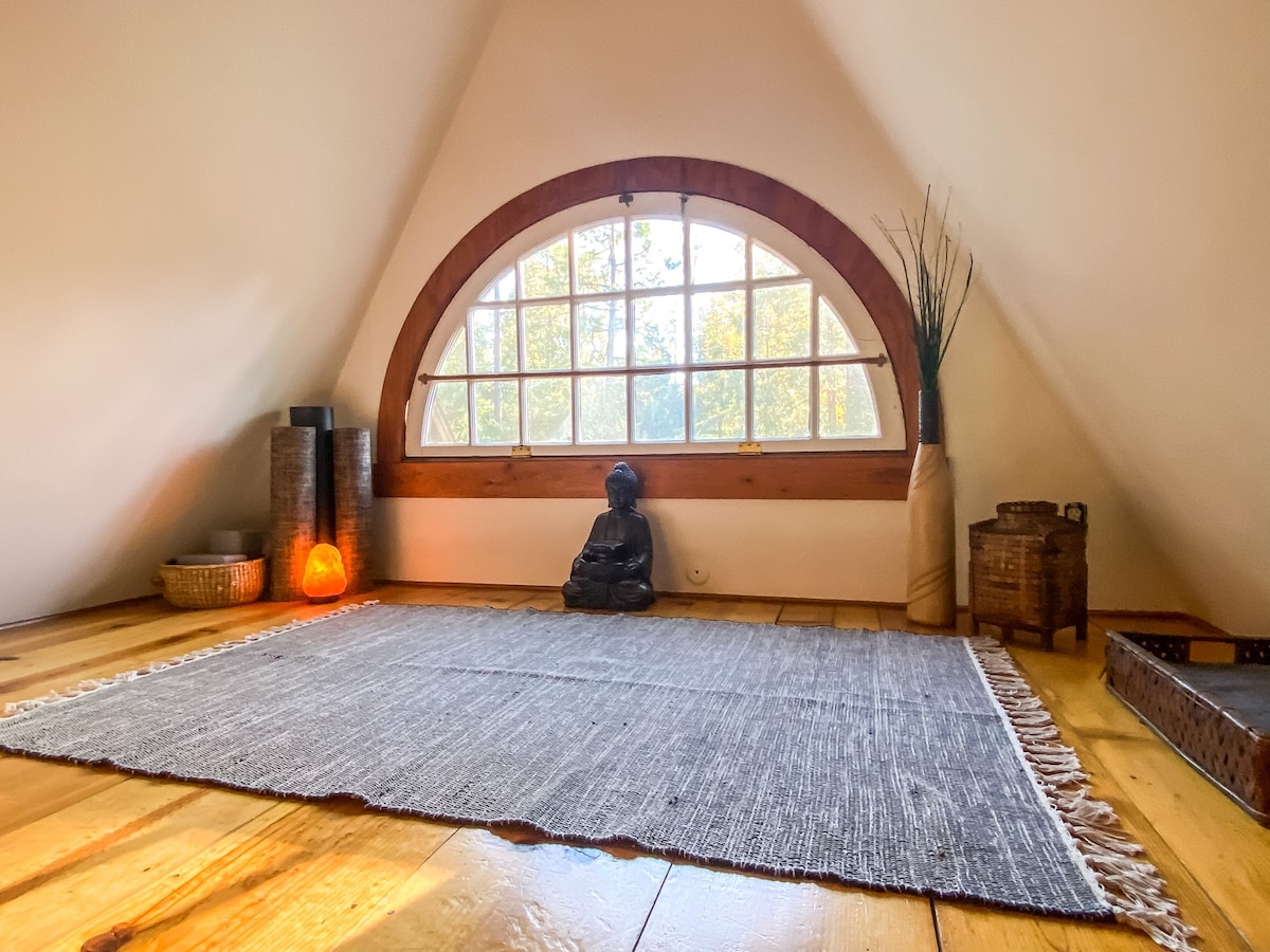 Wildland Zen Den Tiny House Retreat ：空调和烧烤！