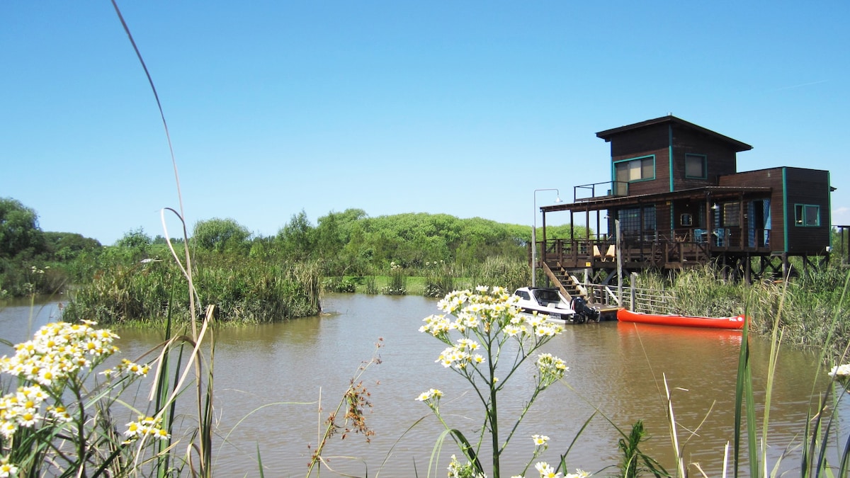 Casa La Cantorrana, Isla Verde Lodge. Delta, Tigre