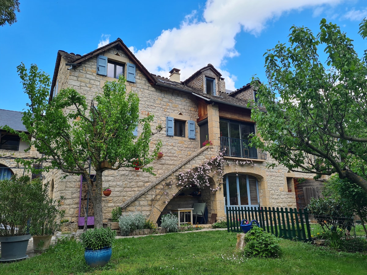 LA MAISON D ERAGON. SAINTE ENIMIE