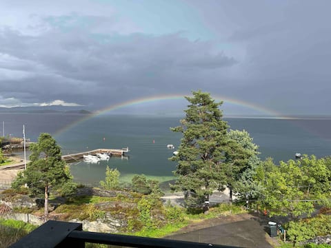 Hus rett ved stranden på Nesodden.