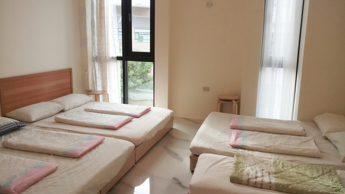 Joy Yilan HomeStay 4-8人套房 近宜蘭大學/停車方便 宜蘭便宜住宿 平價住宿