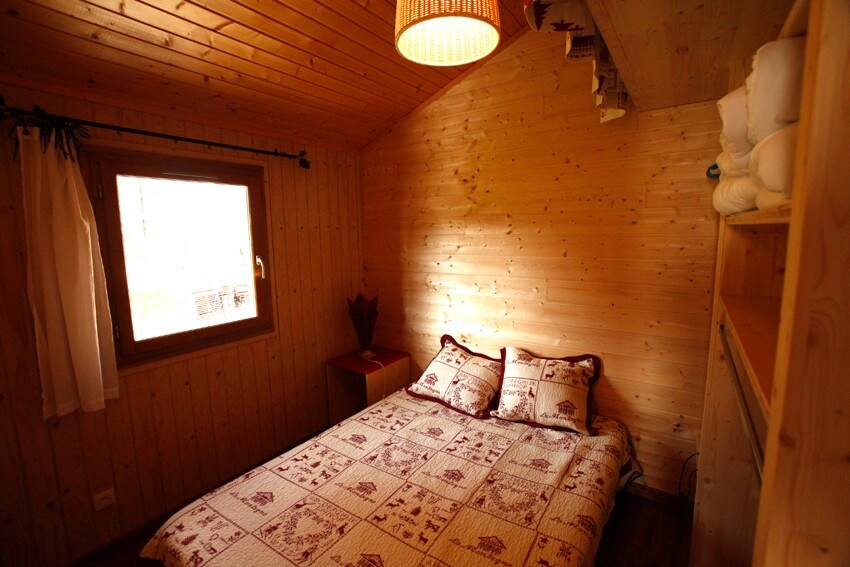 山地装饰度假木屋，木柴水疗中心可供选择
