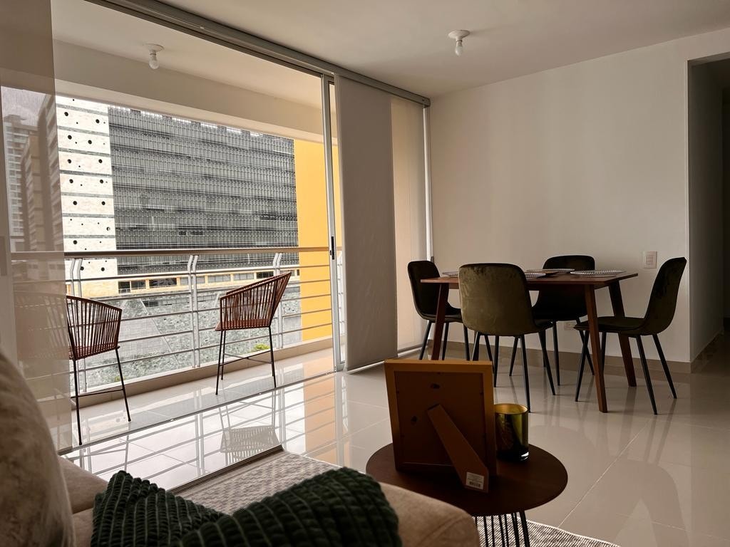 Hermoso apartamento amoblado con piscina.