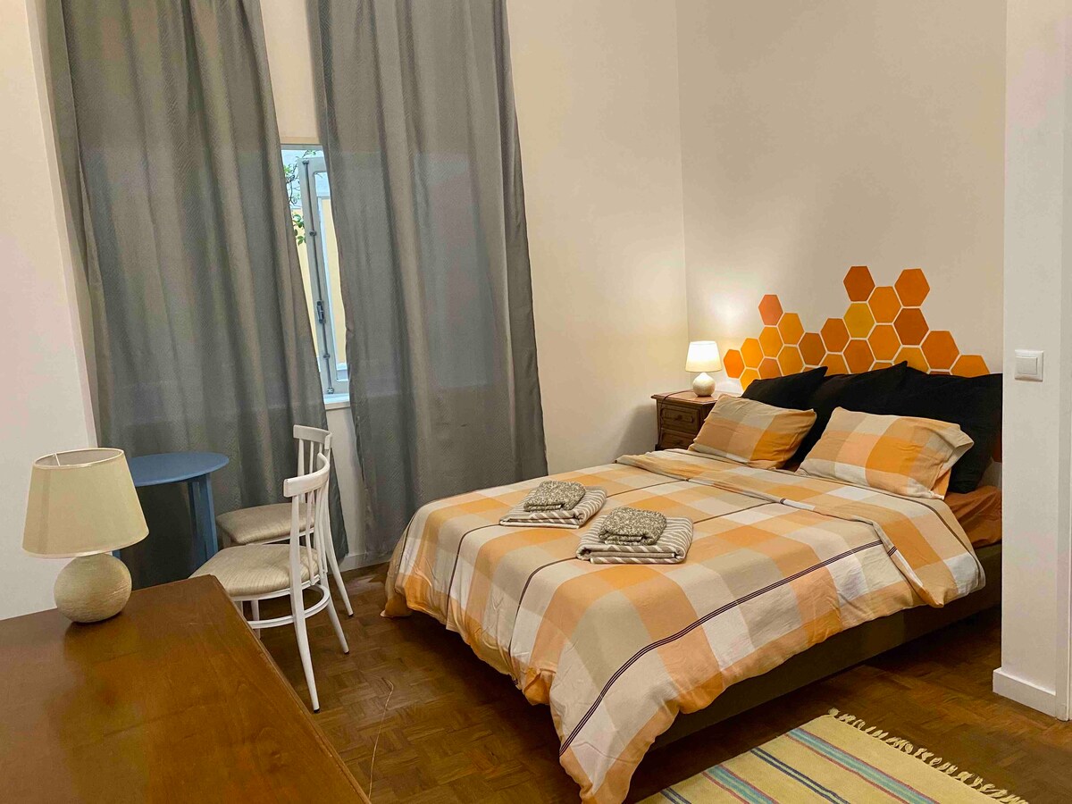 Quarto Privado Centro Braga ，共用卫生间