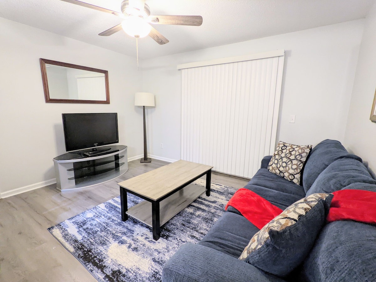 Queen/Full 2BR Long-term, Wi-Fi, Pool