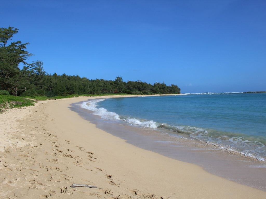 5 Bedroom Home, Hukilau beach, AC, 30-day