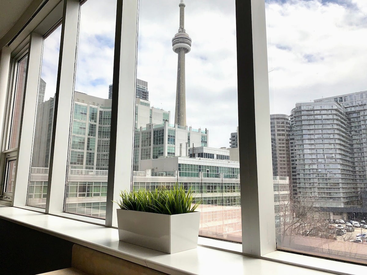 Master Bedroom + CN Tower View + Prime Location