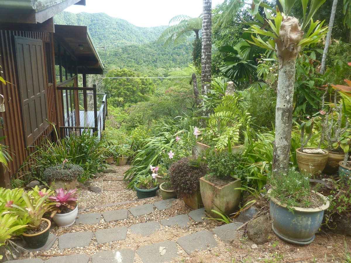 Daintree Holiday Homes - The Folly