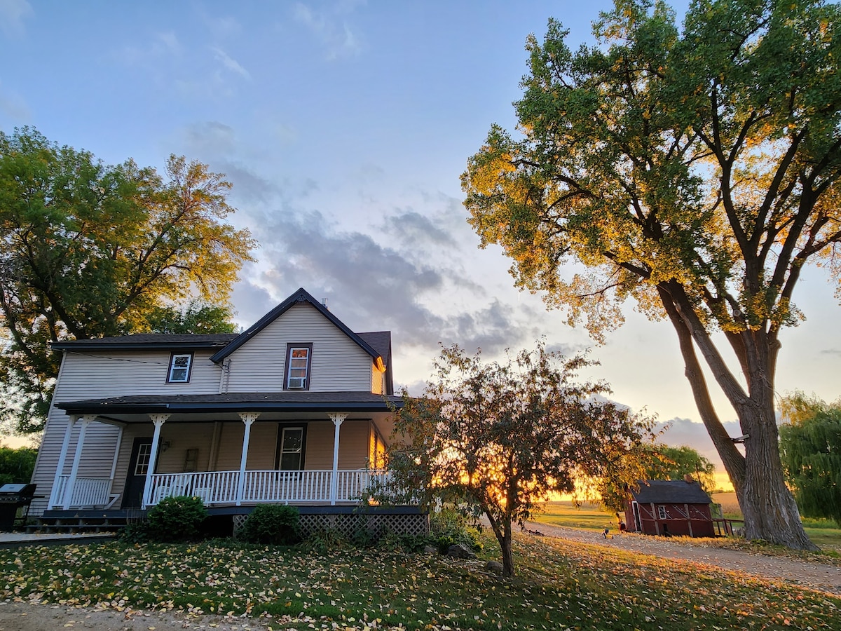 Farmhouse Retreat on 20 acre hobby farm