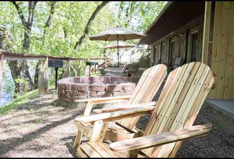 Riverfront Hummingbird Room @ Blue Heron Inn B&B