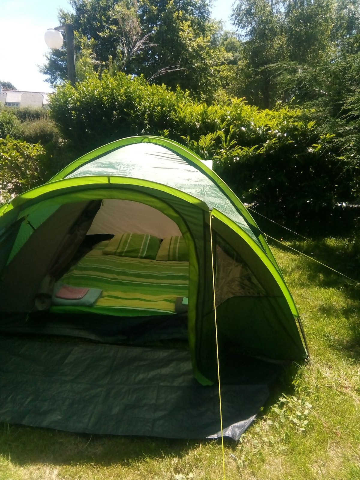 Tente T2 dortoirs sur emplacement partagé vue mer