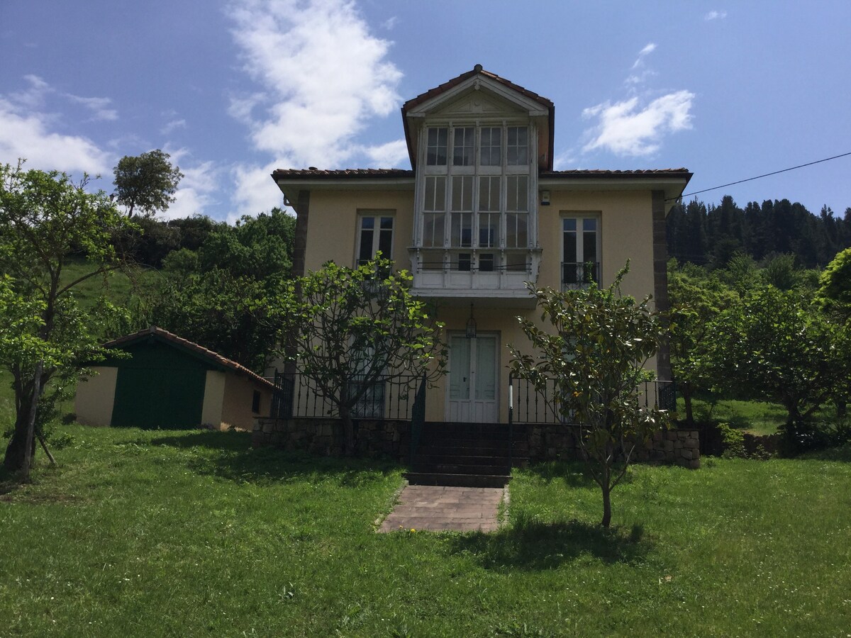 Villa Elena: Habitación azul  -Picos de Europa