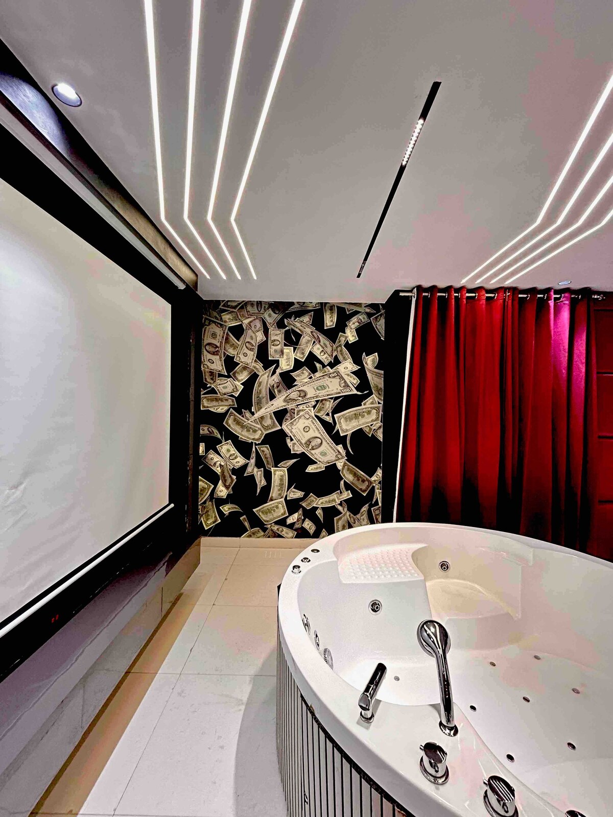 拉斯维加斯102 |带热水浴缸的豪华套房+屏幕