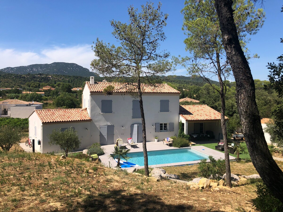 Bastide récente avec vue imprenable sur le Pic