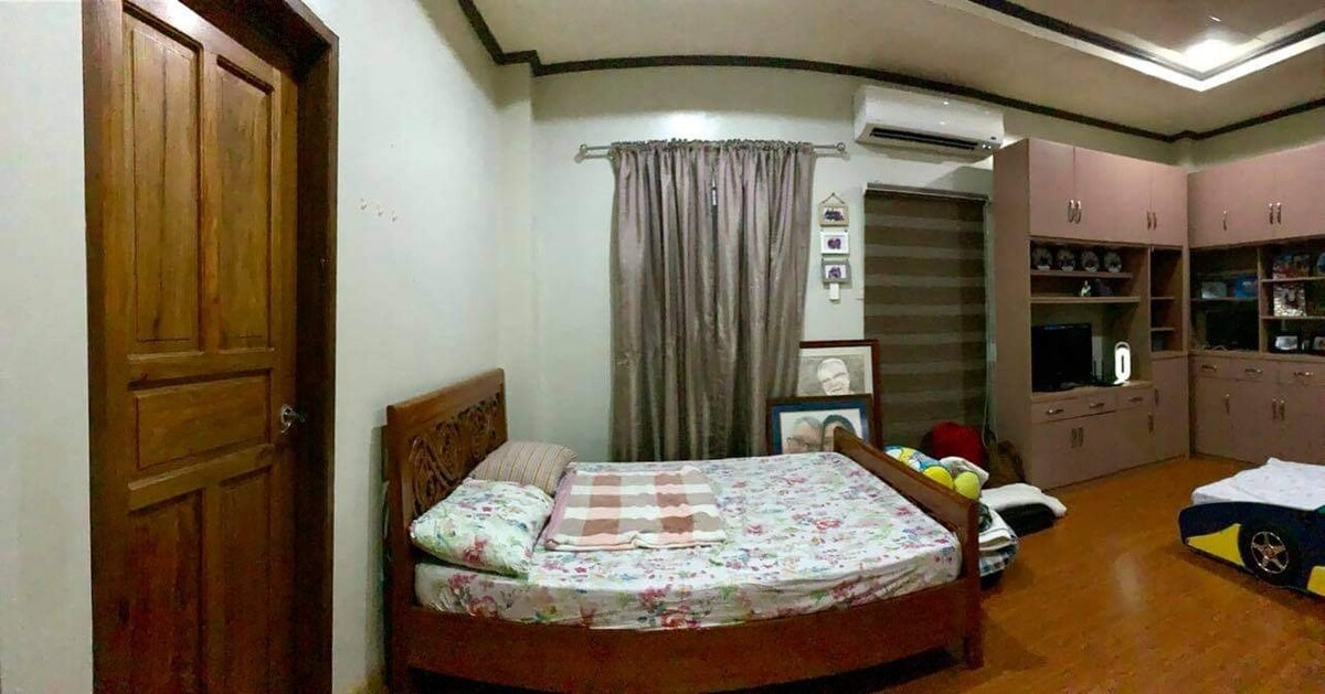 R1 Unique private master bedroom