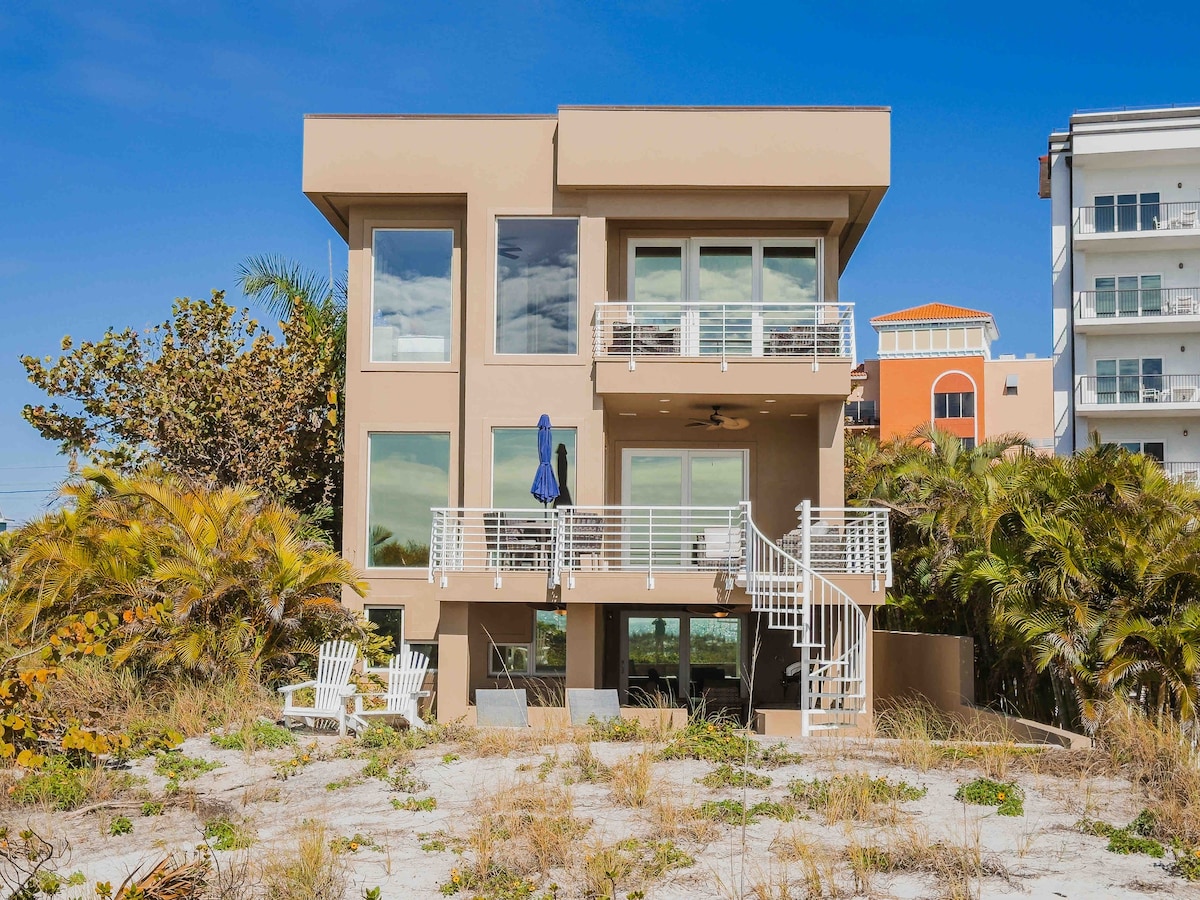 Lux Madeira Beachfront Home