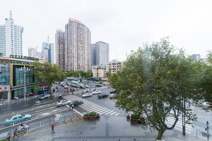 看海鸥 早定特惠【麋鹿1】穿心鼓楼地铁站 近恒隆广场 近红会医院 近