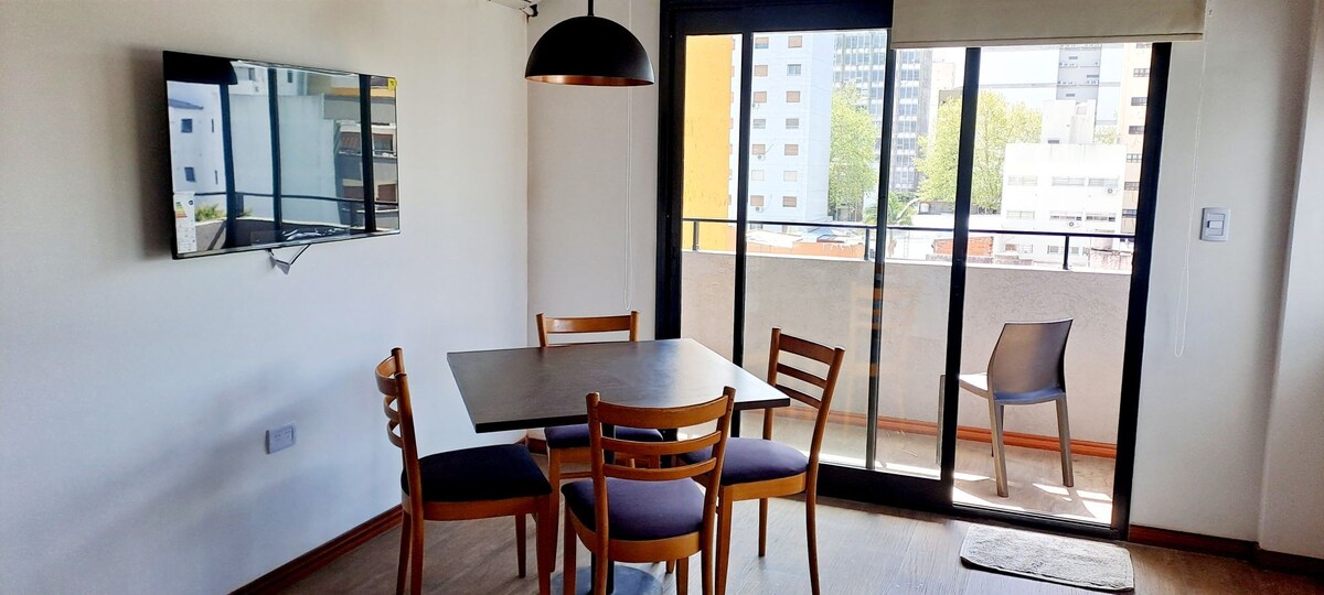 Semipiso, 2 ambientes con amenities, Plaza Moreno.