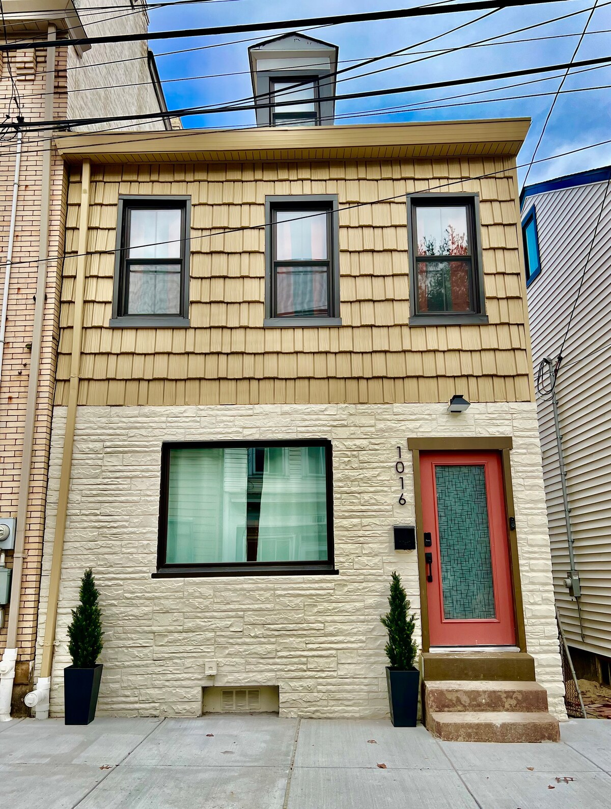 Hot tub/Outdoor Space 
*Bridge City Row House*