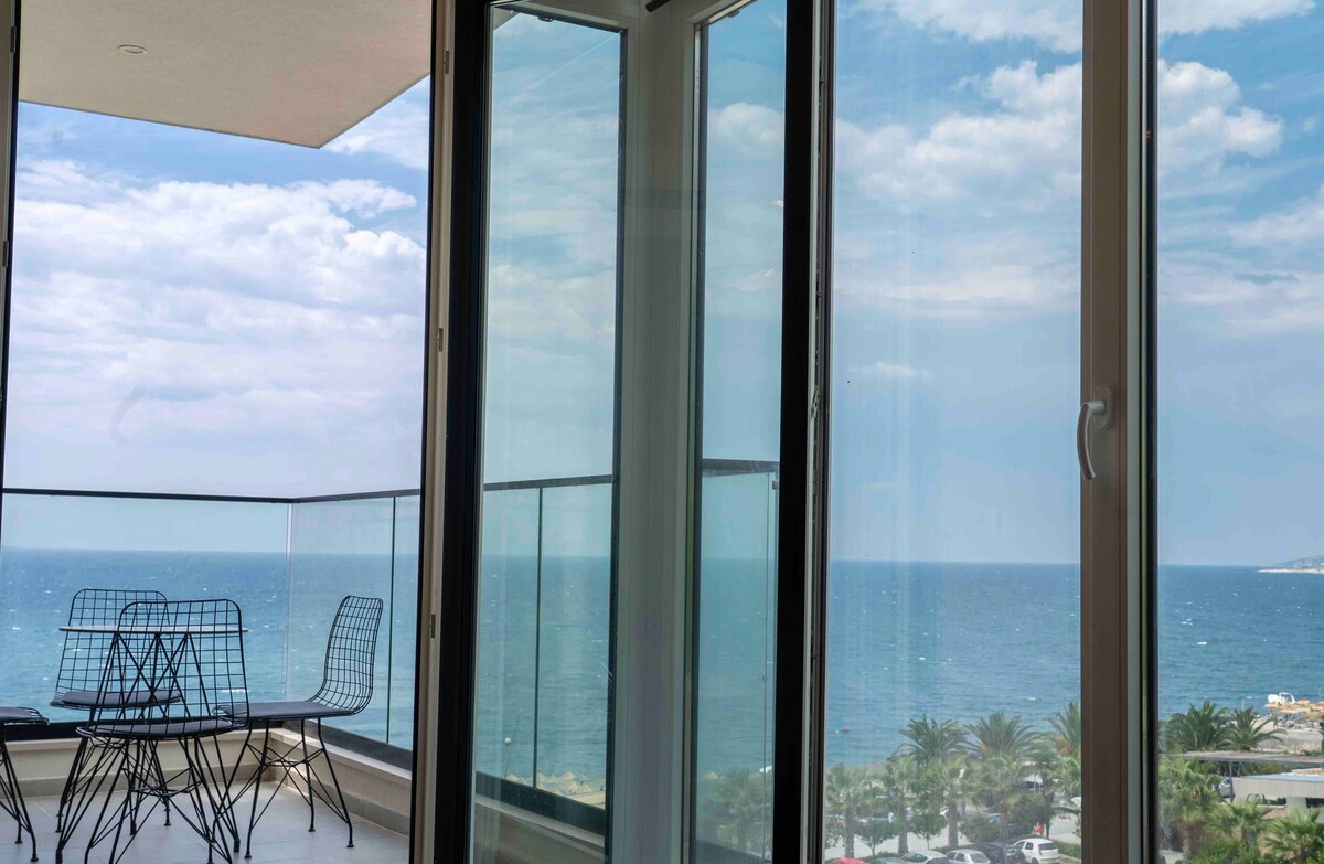 Horizon Residence - Beachside Penthouse