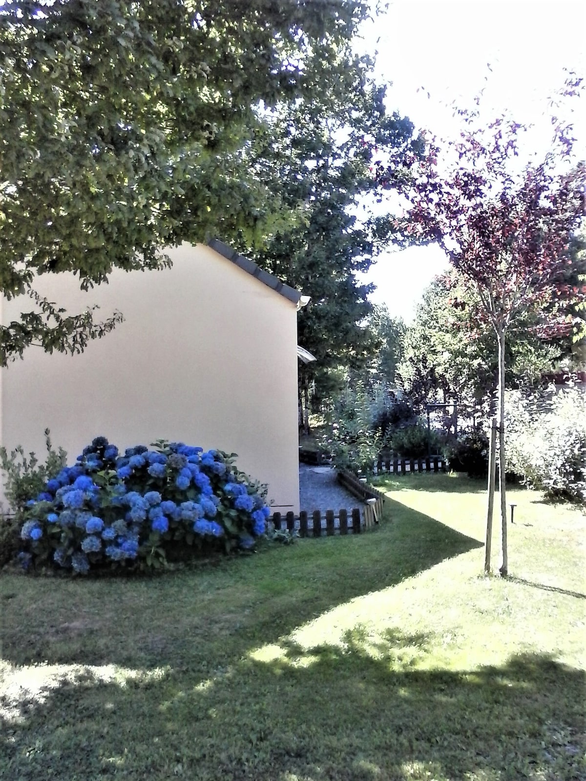 MAISON INDIVIDUELLE AU LAC DE PARELOUP.