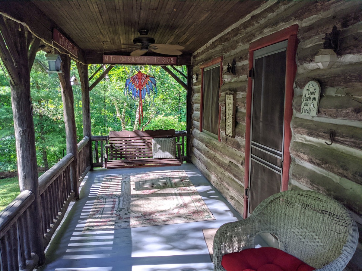 Picturesque cabin close to Long Lake, Waushara Cty