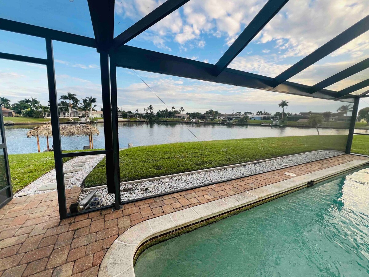Cozy home with gulf access & heated pool!