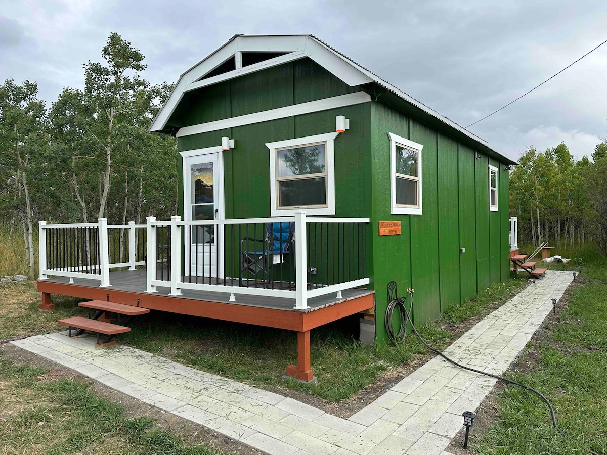 Glacier Springs Lodge New Cabin near Glacier