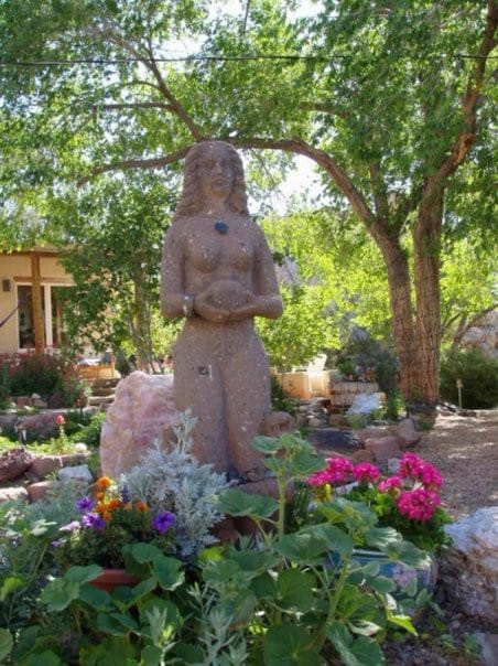 Garden of the Goddess Retreat Center-Guesthouse