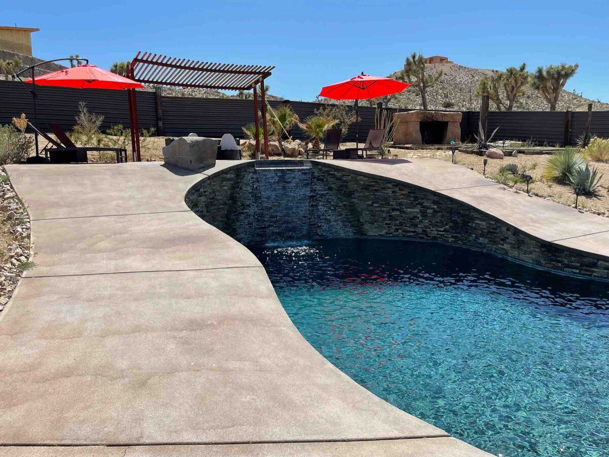 宽敞的沙漠绿洲，带壮观的3层泳池